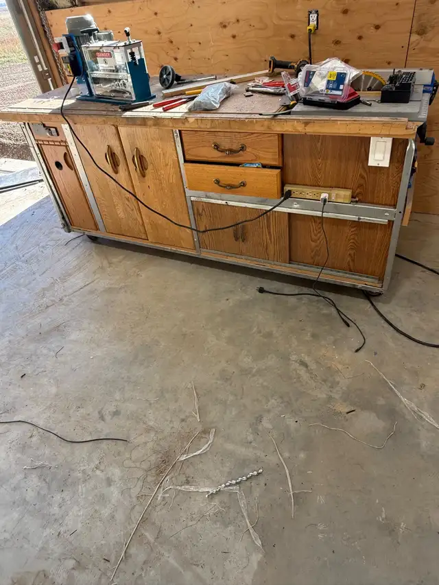 table saw and router table with vacuum  in Power Tools in Grande Prairie - Image 2