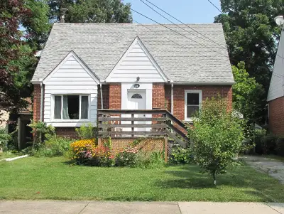 Lovely four bedroom home for rent in Westdale North. Located in a quiet, family neighbourhood, near...