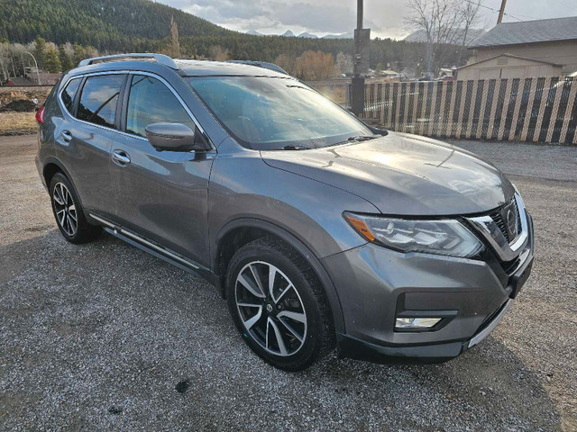 2017 Nissan Rogue SL Platinum AWD in Cars & Trucks in Lethbridge - Image 4