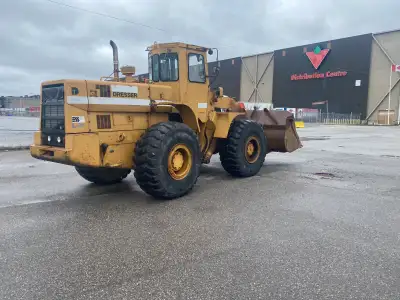 Dresser 540 wheel loader, runs drives stops and lifts as it should. Very good starting strong runnin...