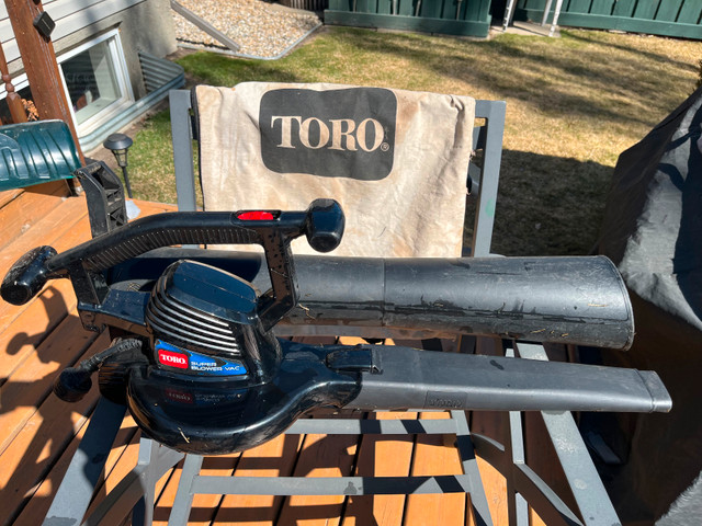 Toro super blower/vac max in Lawnmowers & Leaf Blowers in Edmonton