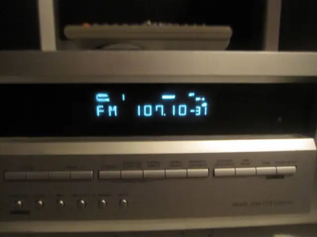 Pioneer Stereo Receiver  VSX D414  Sub Woofer  Speakers Remote in General Electronics in City of Toronto - Image 3