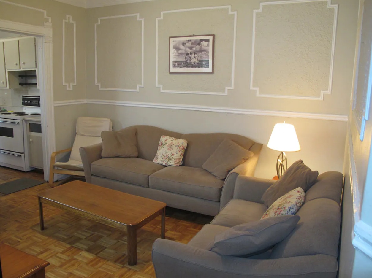 Cute Furnished Rooms in elite Plateau location | All-in Sept 1st — photo 1
