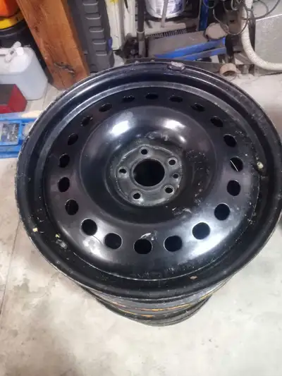 18 inch rims, came off jeep Cherokee, excellent condition $100.00