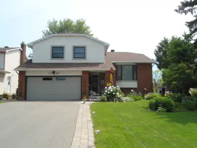 Large bright room, own bath. FULL ACCESS to clean, quiet, friendly home in very safe, quiet area. Ma...