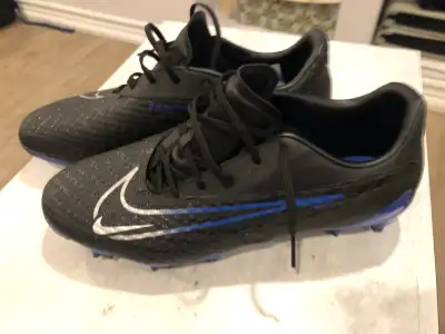 Nike Soccer Cleats Size 8, View more
