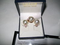 14 KT. SOUTH SEA PEARL AND DIAMOND SET / APPRAISED $10,500.