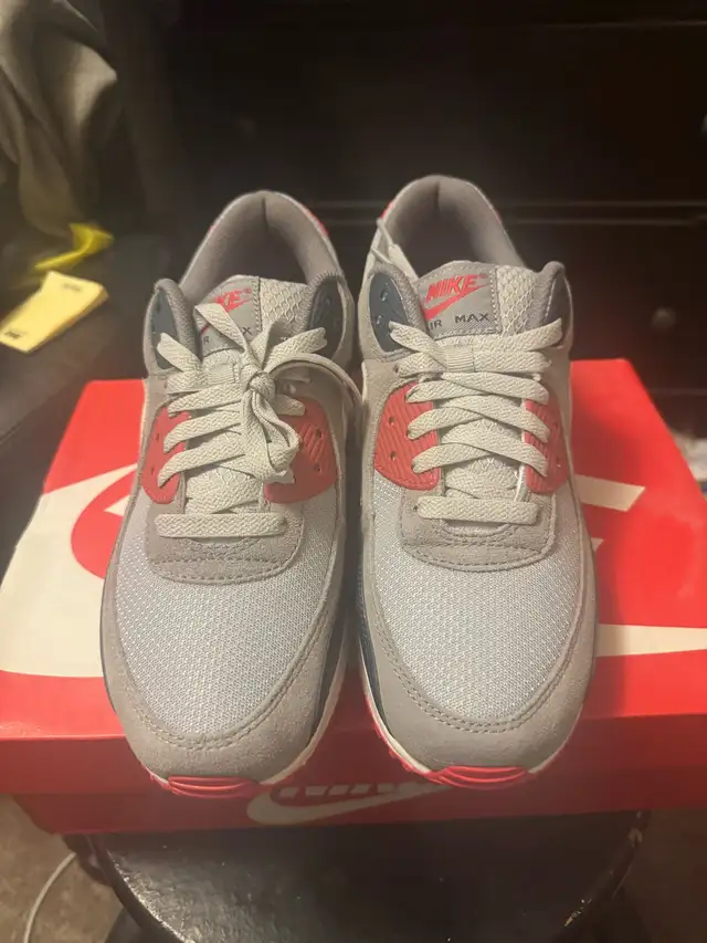 Nike Air Max 90 - Size 9.5  in Men's Shoes in City of Toronto - Image 3