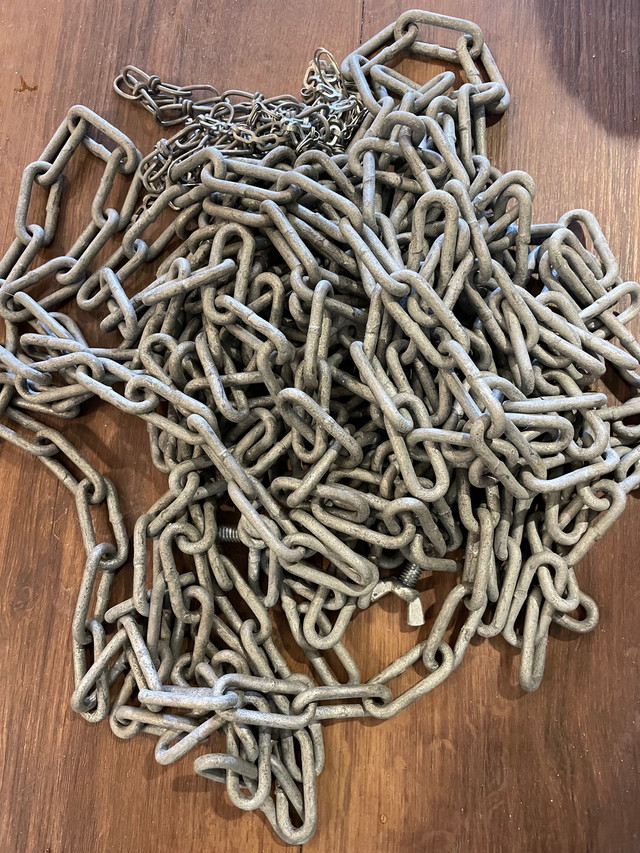 Chain • 1.5”x1/4” • 9lbs• 4x4’/1x3’x1x2’(approx)  in Other Business & Industrial in North Bay