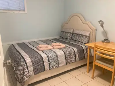 Short term stay (rent) rooms in UA area close to LRT and Whyte