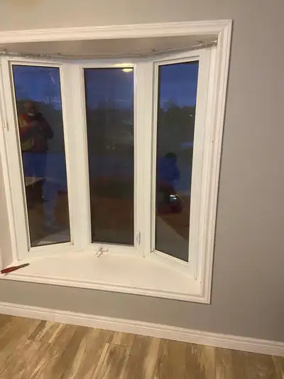 Room for rent in Welland, ideal for students: males only Located near south Pelham and Weber Road in...