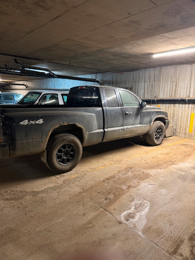 2005 dodge Dakota in Cars & Trucks in Fort McMurray - Image 2