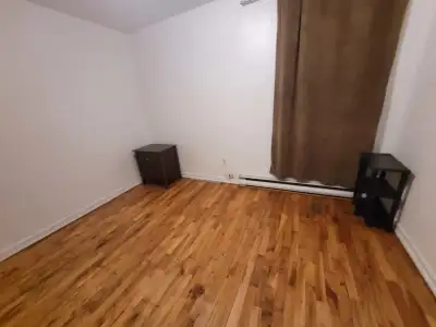 Metro Frontenac 4 1/2 Apartment for Rent