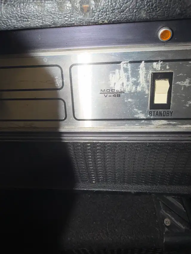Ampeg V-4B Bass Head595521276478105603