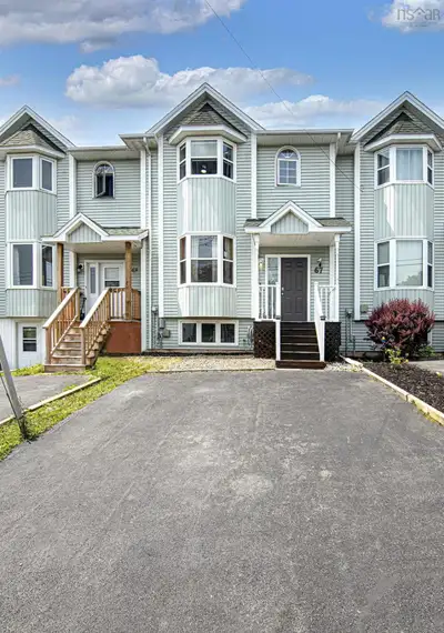 3 Bed, 3 Bath Townhouse (1 full, two half baths)