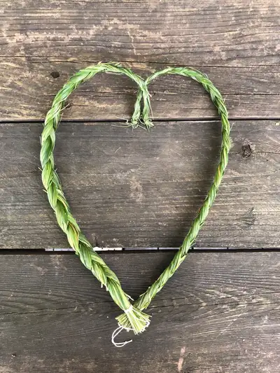 SWEETGRASS Pick up "Only" in Duntroon (12 minutes South of Collingwood) Will hold with an etransfer...