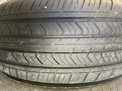 Nice set of 4 summer 16" tires, no issues, lots of tread , trader vehicle