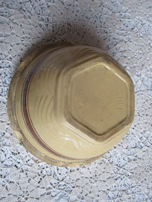 Vintage Yellow Glazed Stripe Stoneware Mixing Bowl in Kitchen & Dining Wares in New Glasgow - Image 4