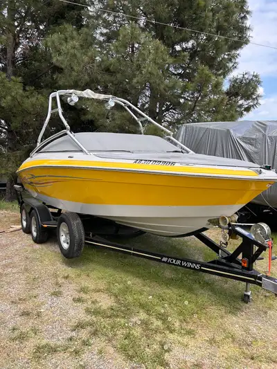 PRICE RECUCRD FOR FALL. Great boat with 544 hrs. Priced for quick fall sale. 5.7 Volvo engine with 3...