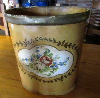 Vintage Tole Painted Waste Basket in Good Condition