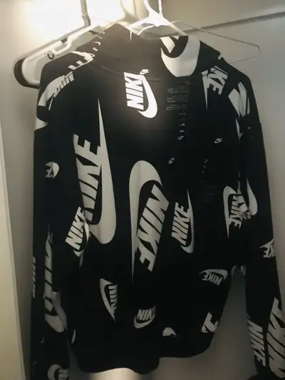Nike sweater mens medium new , View more