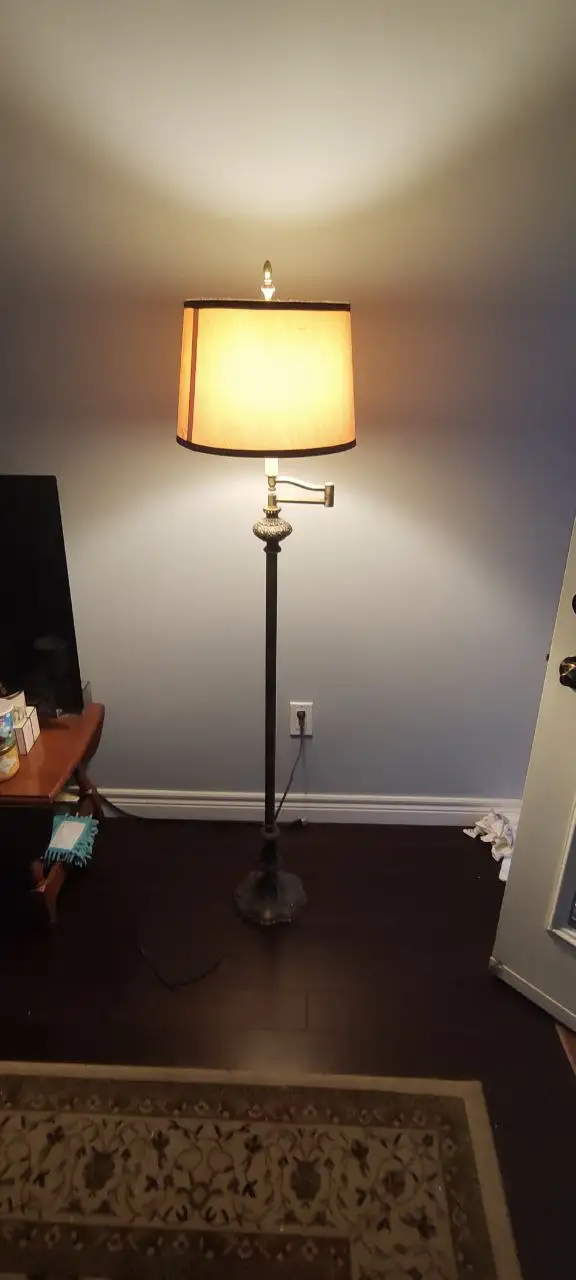 Desk table floor lamps in Indoor Lighting & Fans in Norfolk County - Image 7