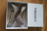 Forever 21 - Brand new very fashion and pretty lady shoes