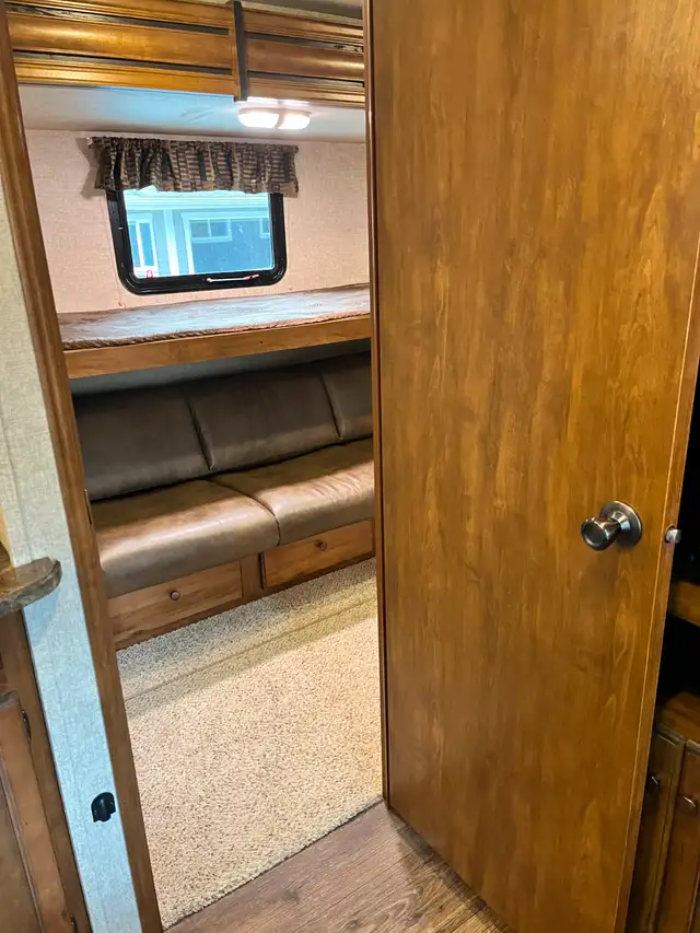 2015 Keystone Sprinter 322bhs in Travel Trailers & Campers in Quesnel - Image 11
