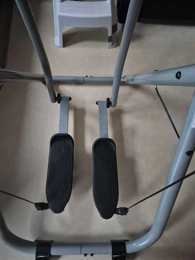 Gazelle exercise machine in Exercise Equipment in Napanee - Image 3