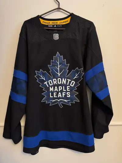 Adidas Toronto Maple Leafs Alternate Reversible Jersey, View more