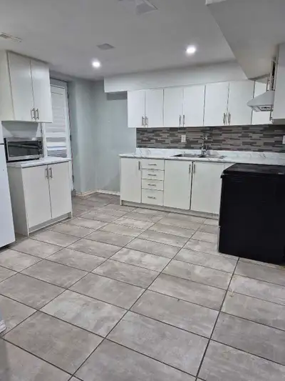 Suitable for small families or working professionals. * Available from September 1st * Close to Moun...