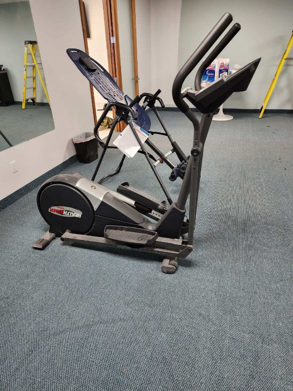 Elliptical exercise machine in Exercise Equipment in Mississauga / Peel Region
