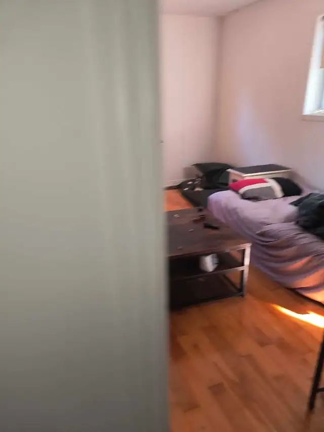 room for rent in Room Rentals & Roommates in City of Montréal - Image 2