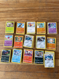 Lot de 715 cartes Pokémon!!