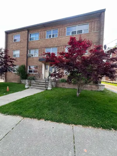 1 bedroom Available- Lake Ontario!
