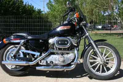 Extra nice. Ready to ride. 10,319 miles (16,716kms) ODO in miles. Le Pera Seat. Highway pegs. Windsh...