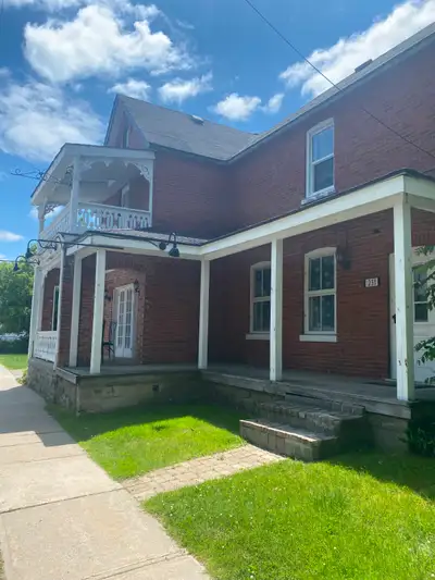 2 bedroom located in Thornton. Close to highway, restaurants, Arena, parks and walking trails.
