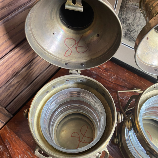 Pair of Vintage Brass Ship Lanterns in Arts & Collectibles in Abbotsford - Image 4