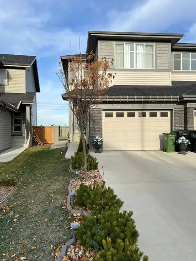 3-Bedrooms plus a bonus room Semi-detached Duplex for Rent in Creekwood Chappelle, South-West Edmont...