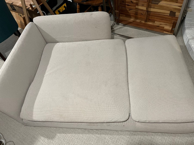 Couch with Chaise for Sale in Couches & Futons in Oakville / Halton Region - Image 2