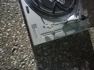 Stanton STR8 60 turn table for sale. DJ Turntable, View more