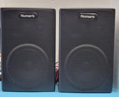 Numark Powered Studio Reference Monitor Speaker Pair Model NPM5, View more