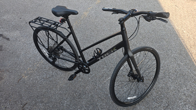 Trek FX 3 Disque Stagger excellent état tout inclus dans Randonnée, ville et hybrides  à Ville de Montréal