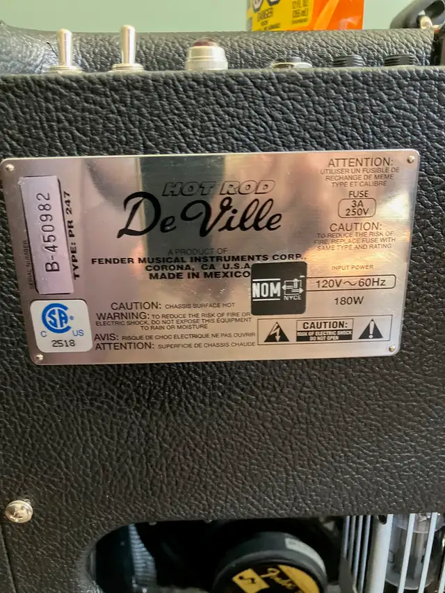 Fender Hot Rod Deville 4x10 in Amps & Pedals in Fredericton - Image 5