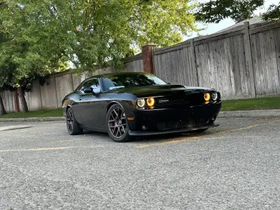 5.7L • 8speed Auto Brand New Indy 500’s • 275’s Great mechanical and cosmetic condition Confidently...