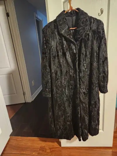 Vintage Mink Fur Coat  size xL, View more