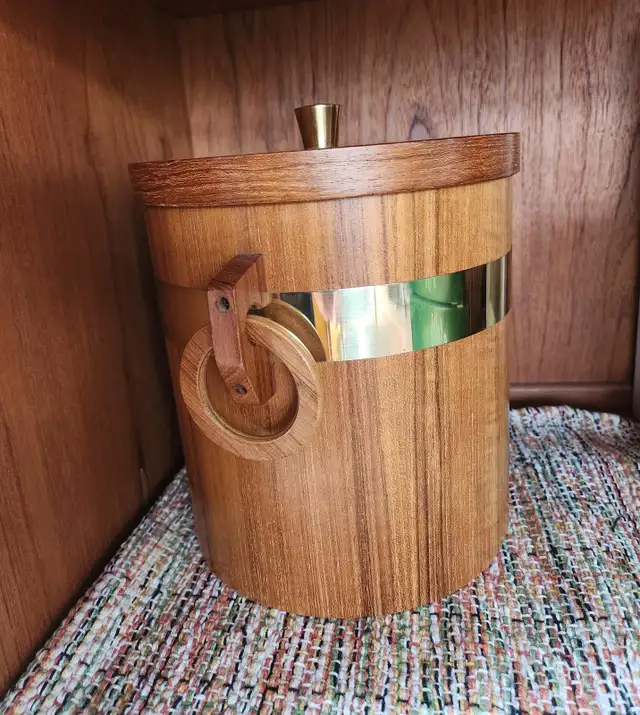Teak Ice Bucket Denmark 1960s in Other in Ottawa - Image 2