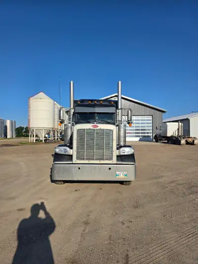 Selling my 2020 389 Peterbilt. Runs great and still in use. X15 Cummins engine. 18 spd. Manual. 260...