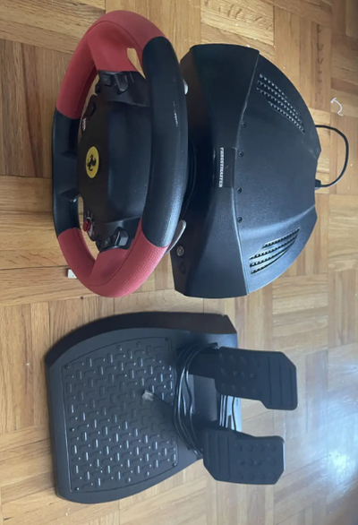 1 Volant & pédales, 458 Italia Spider, Xbox One/Series, View more