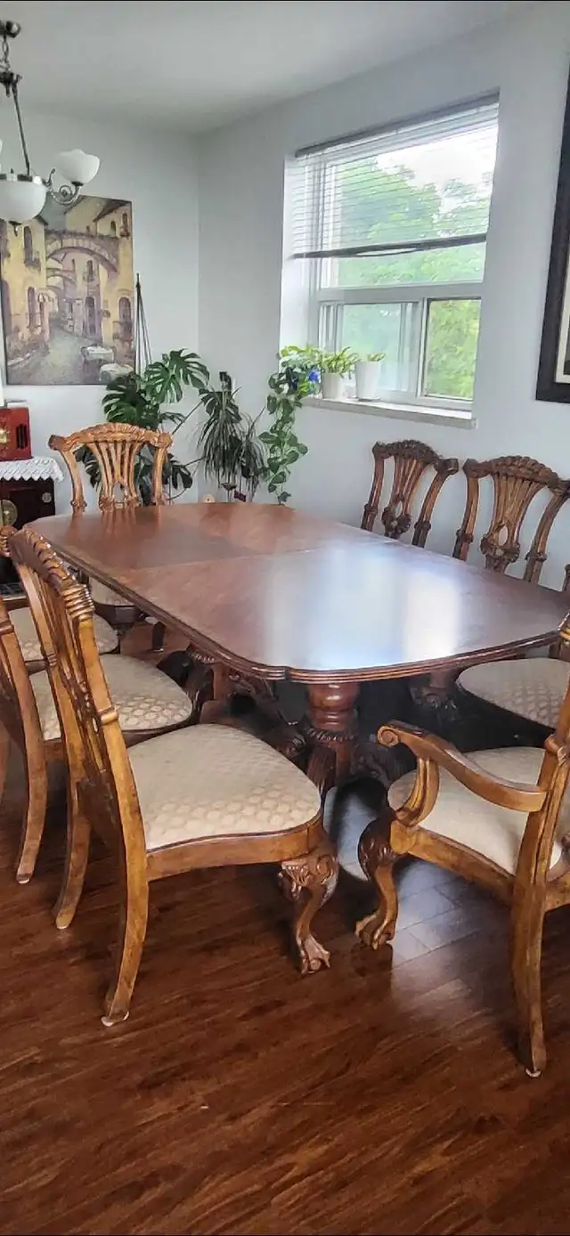 Dining Set in Dining Tables & Sets in Hamilton - Image 3